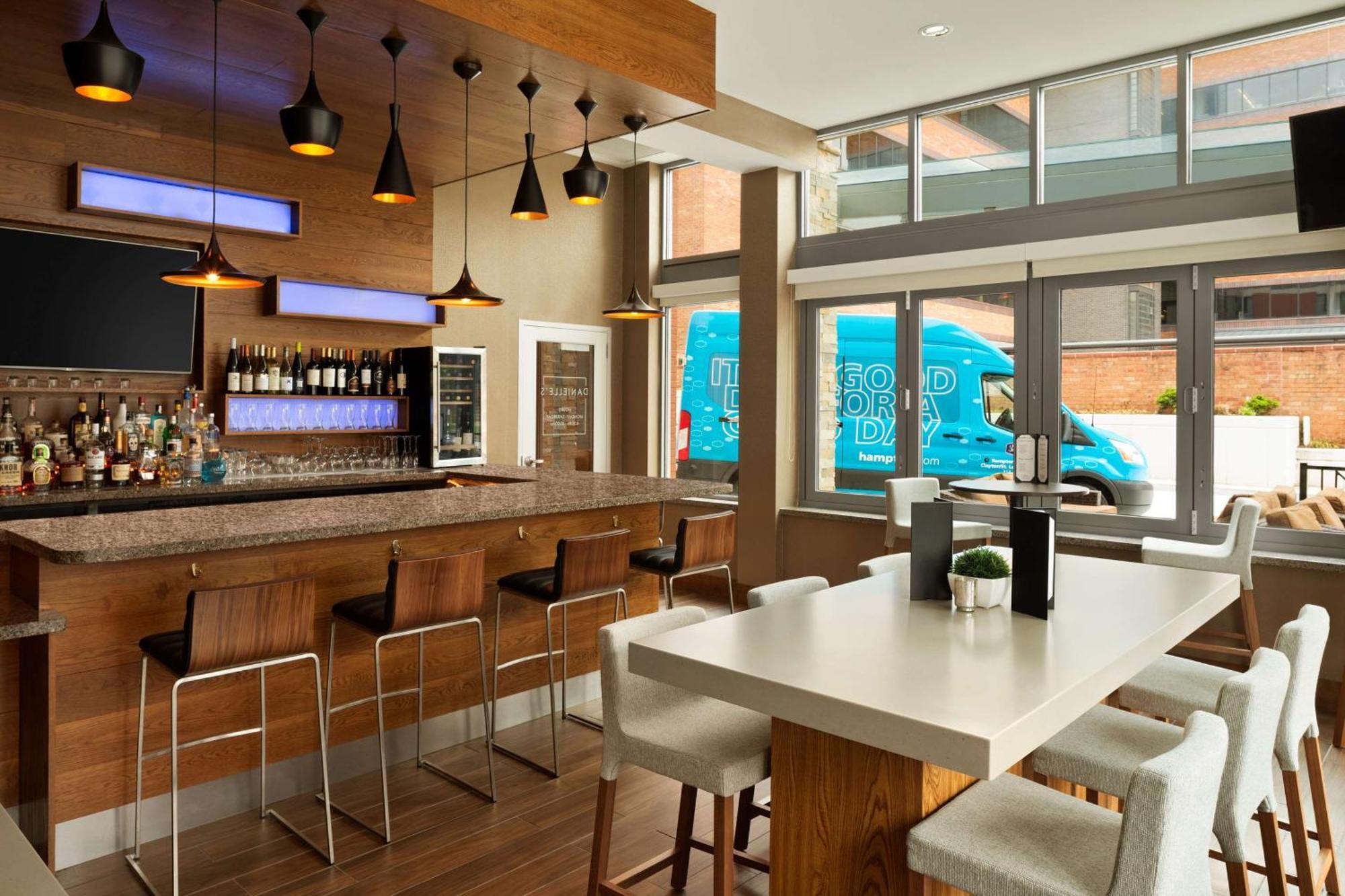 Hampton Inn And Suites Clayton/St. Louis-Galleria Area Экстерьер фото
